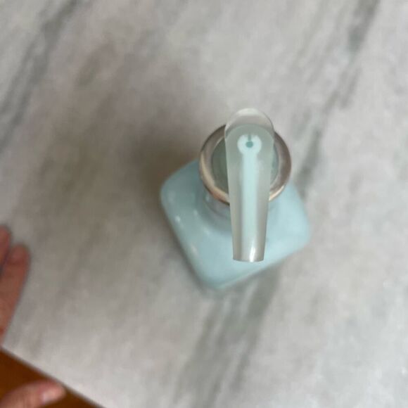 RARE Bath & Body Works Winter White Woods Lotion 15 oz Discontinued Scent HTF - Picture 6 of 7